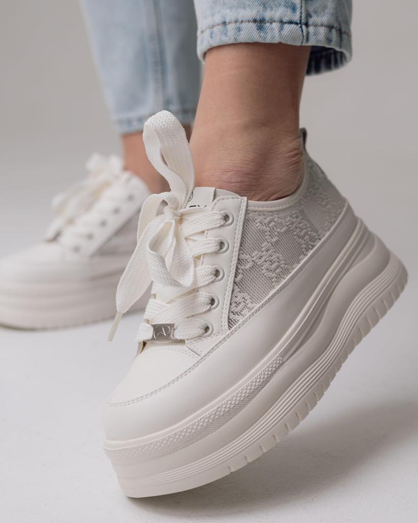 Кроссовки на платформе Allsy 195000 36 белые кожа