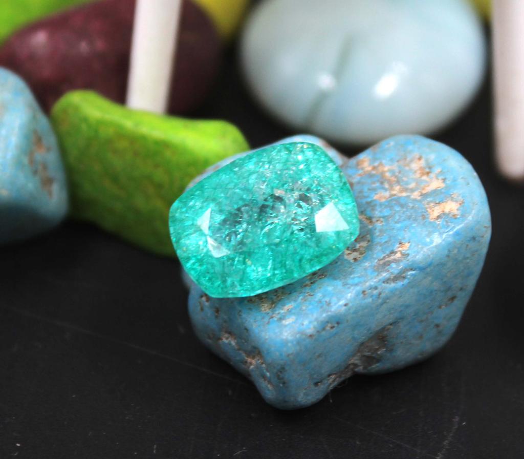 10.80 Carat Valentine Big Sale Green Emerald Cushion Shape Colombia Certified Gemstone SN72