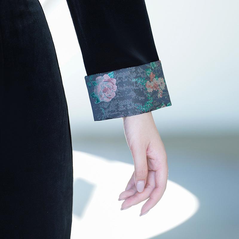 Элегантное бархатное ципао черного цвета: Изысканный осенний китайский стиль для молодых женщин