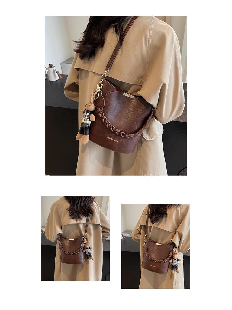 2024 Retro Women's Crossbody Bucket Bag: Early Autumn Versatile Fashion with New Texture