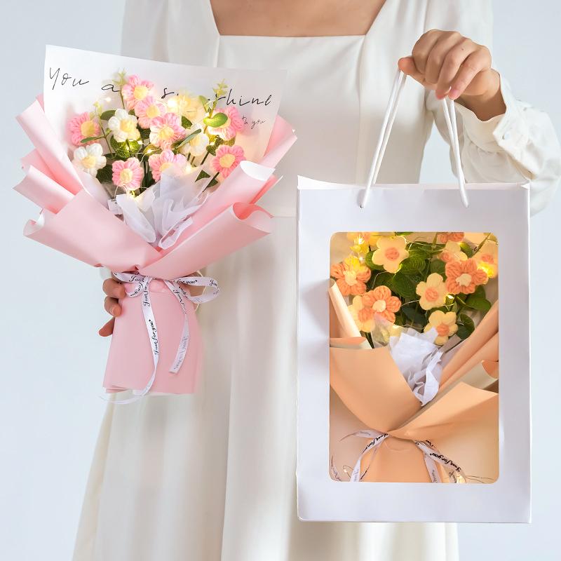 Mother'S Day Crochet Bouquet Finished Hand-Woven Artificial Flower Graduation Season Girl Friends Birthday Bouquet With Gift Bag