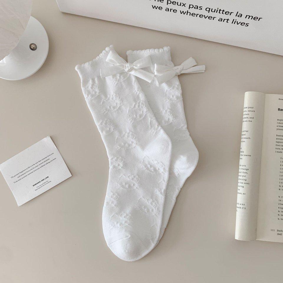 Early Autumn Embossed Cat Bow Mid-Calf Ballet Style Women's Socks