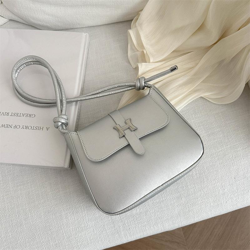 Fashionable Bags for Women's New Summer One-shoulder Crossbody Bags Simple Casual and Large Capacity for Commuting Small Square Bags for Work