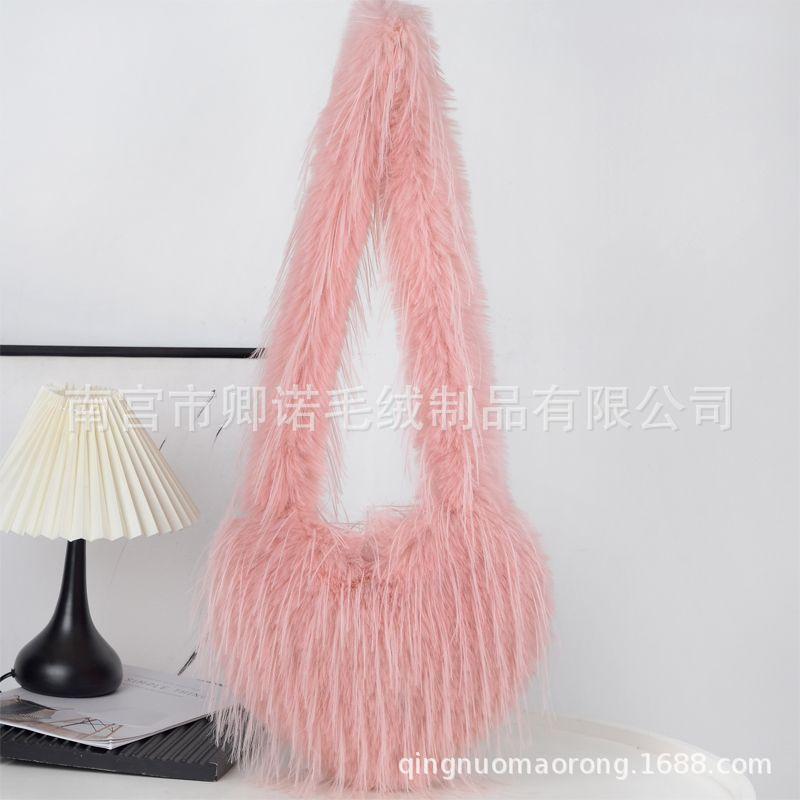 New Fringed Heart-shaped Fluff Bag Spice Girl Wind Heart-shaped Turkey Feather Messenger Bag Large-capacity Plush Shoulder Bag
