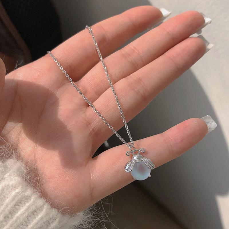 Firefly Moonlight Stone Necklace Fashion Simple Women Personality Light Luxury Zircon Necklaces Jewelry Party Gifts Accessories