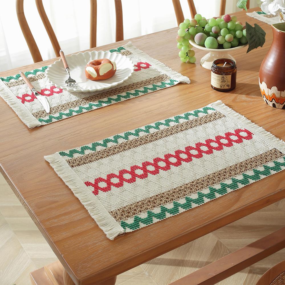 New cotton and linen rope placemat, festival placemat, woven color matching striped fringed bowl mat, spot.