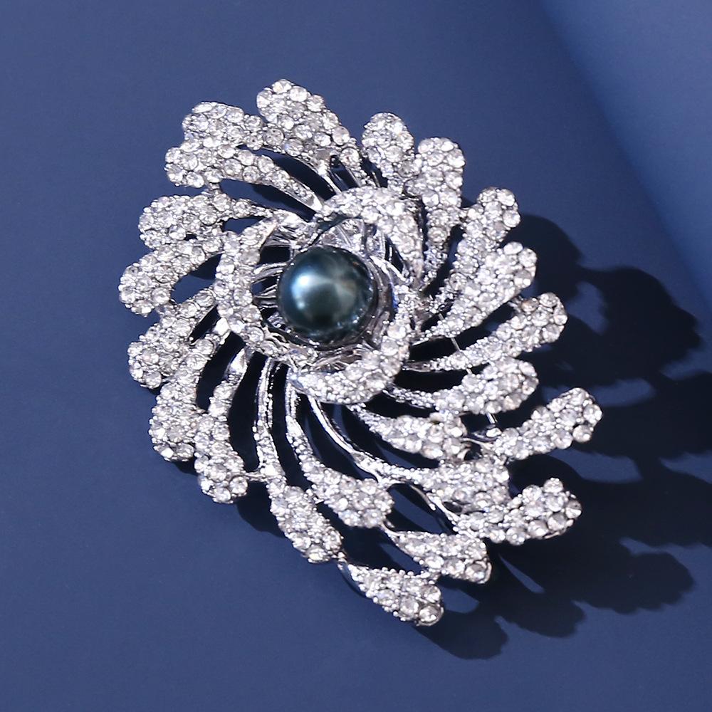 SLBRIDAL Alloy Rhinestones Crystals Flower Women Brooch Pins Girls Brooches Clothing Scarf Suit Sweater Pins Jewelry Accessories