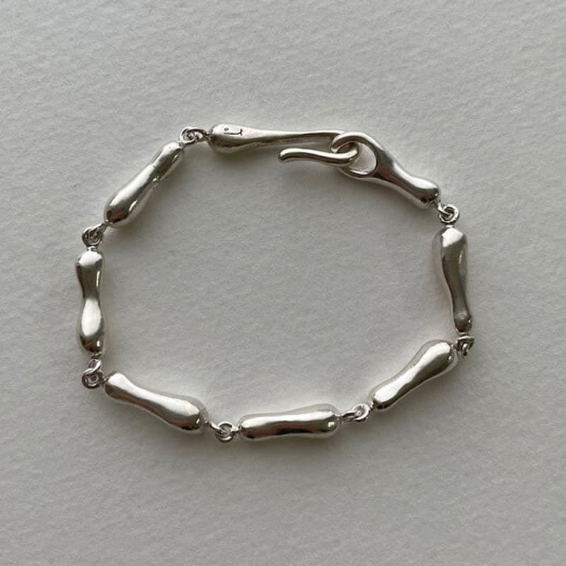 Thro.er Earldy Bracelet