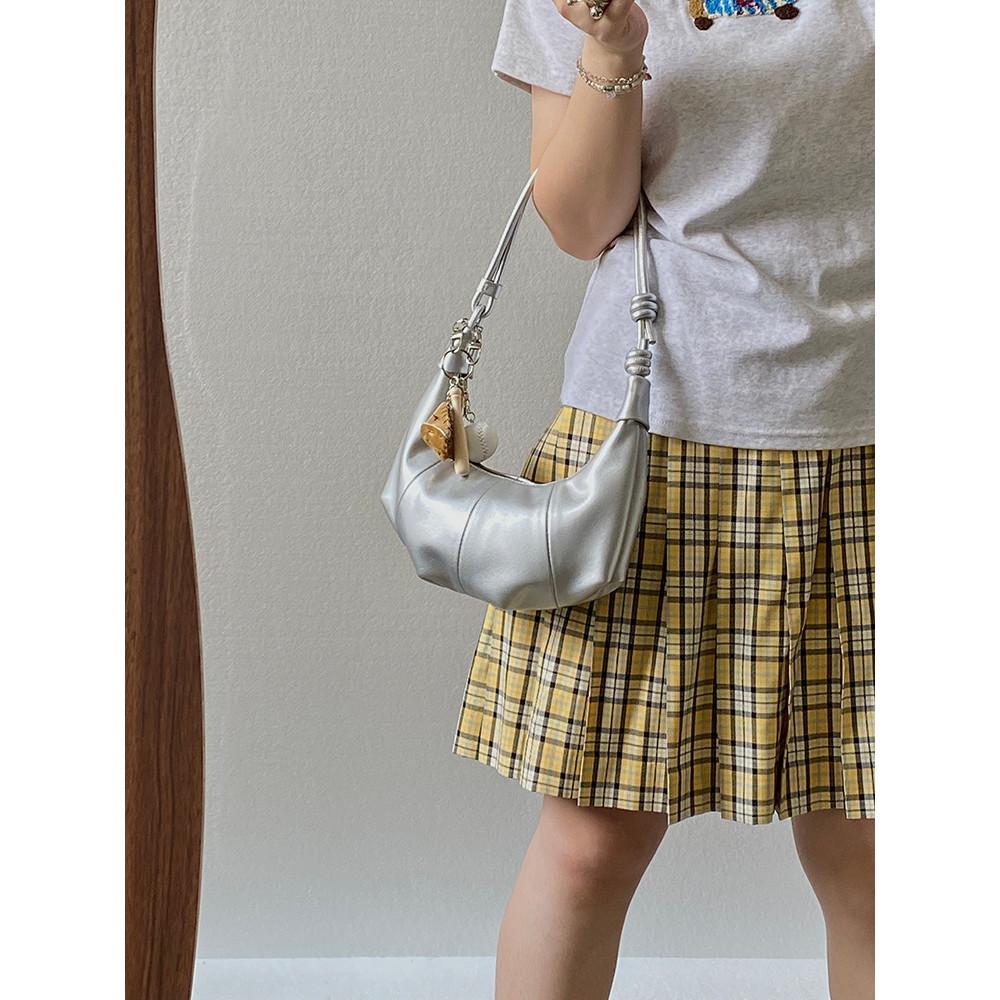 IELGY Ladies Underarm Bag Silver All-Match Croissant Bag