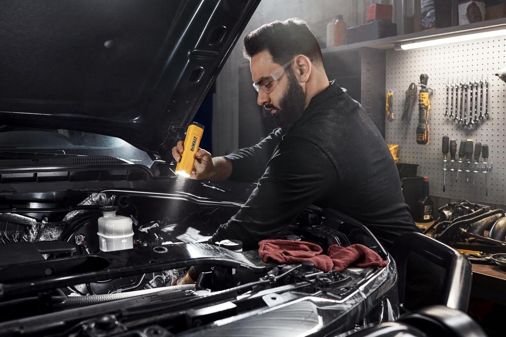 DeWalt LED Maximum Brightness 1000 IP54 Dustproof and (DEWALT) Flashlight, Rechargeable, Lumens, Waterproof, DCL183-XJ