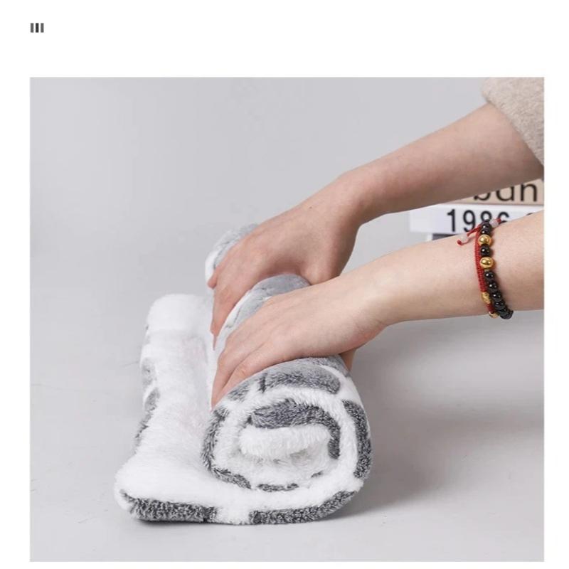 Plush Pet Sleeping Mat Dog Bed Puppy Bed for Small and Large Dogs Cat Litter Cushion Pet Supplies