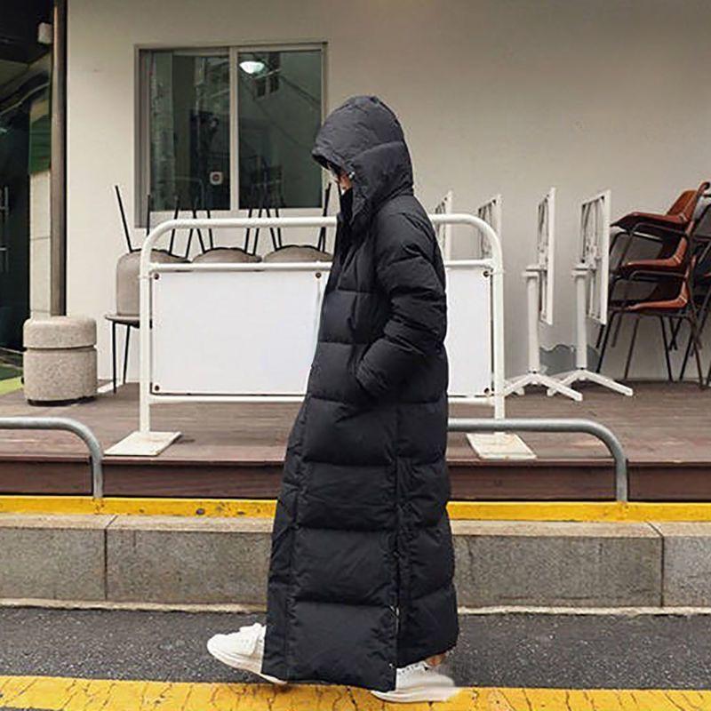 Супер длинная стеганая хлопковая куртка женская, новинка 2023 года, корейская модная парка выше колена, зимняя женская толстая черная пуховая хлопковая куртка