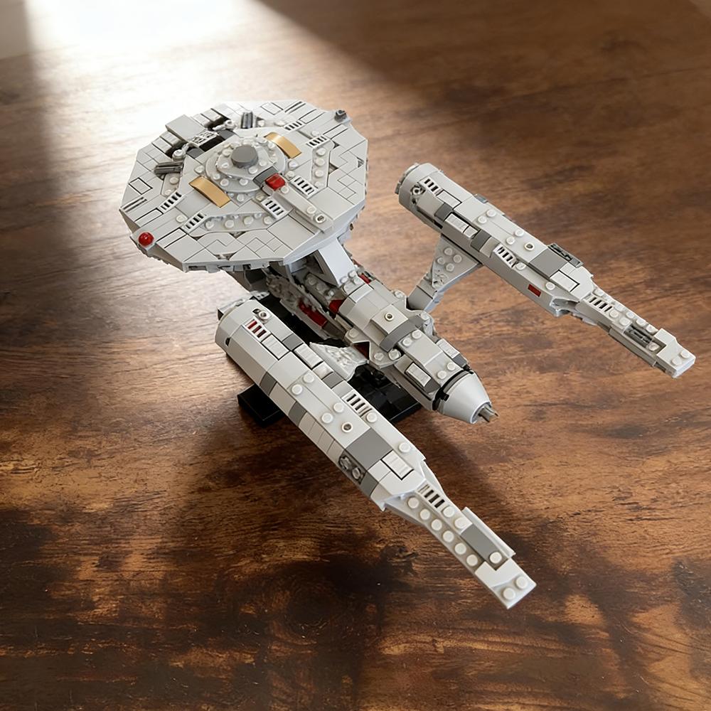 Moc shop Строительные блоки Альтернативная модель Космический корабль Средний масштаб USS Enterprise Конструктор Сборка своими руками Игрушки Подарки 75375