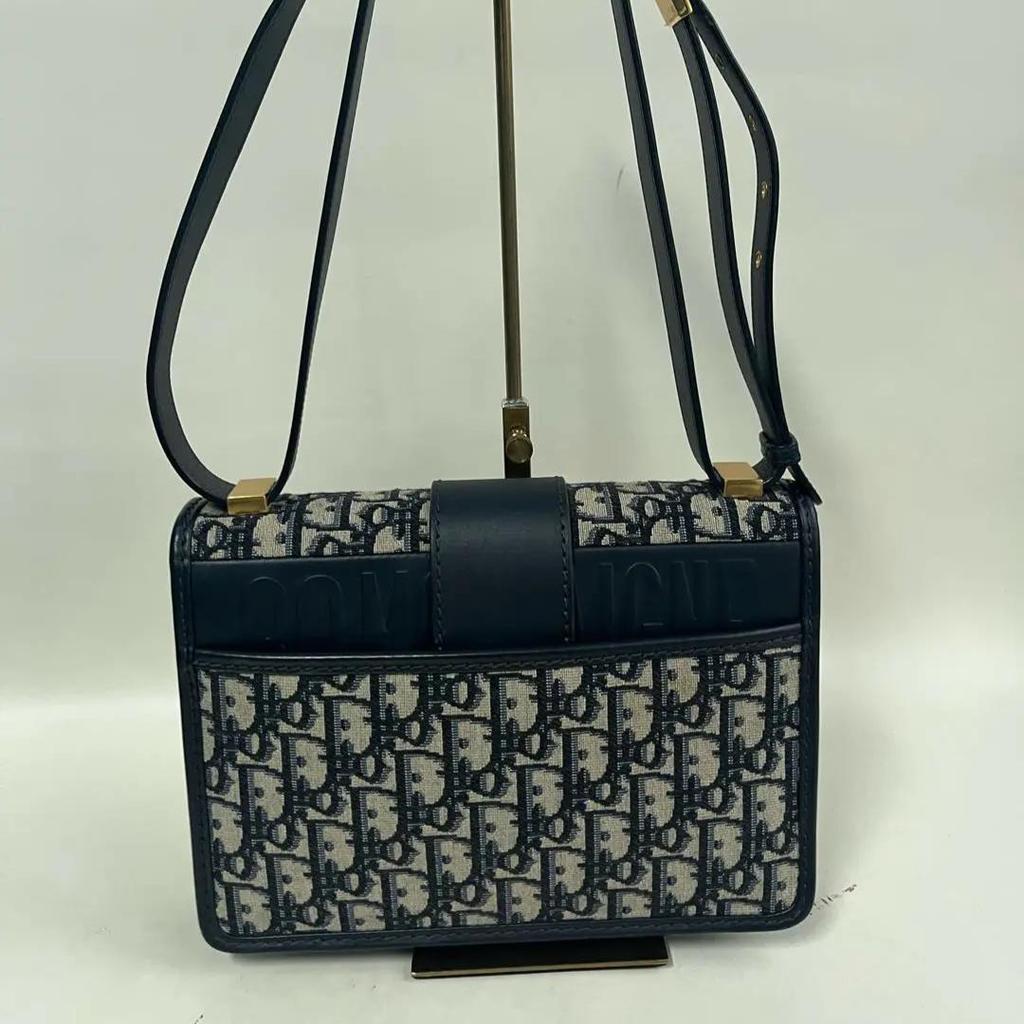 [Pre-Owned] 30 Montaigne Oblique Embroidered Monogram Flap Adjustable Shoulder Strap Montaigne Box Bag Leather Details Large - Excellent #ZFWYRV