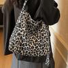 Large Capacity Leopard Print Tote Bag 2025 New Fashion Shoulder Shopping Bag Foreign Style Versatile Shoulder Tutoring Bag