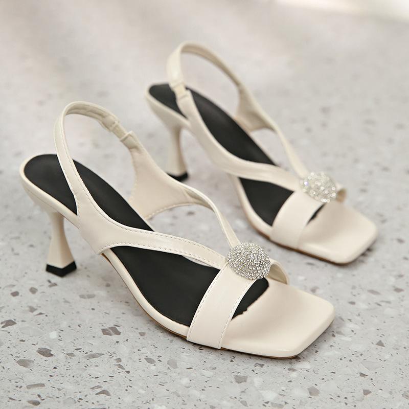 Лето 2025 новое с юбкой квадратный носок модные сандалии женские корейская версия высокий каблук тонкий каблук элегантные французские стразы женская обувь