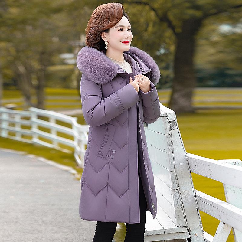 Мамина пуховая куртка средней длины большого размера выше колена толстая теплая и стильная зимняя куртка