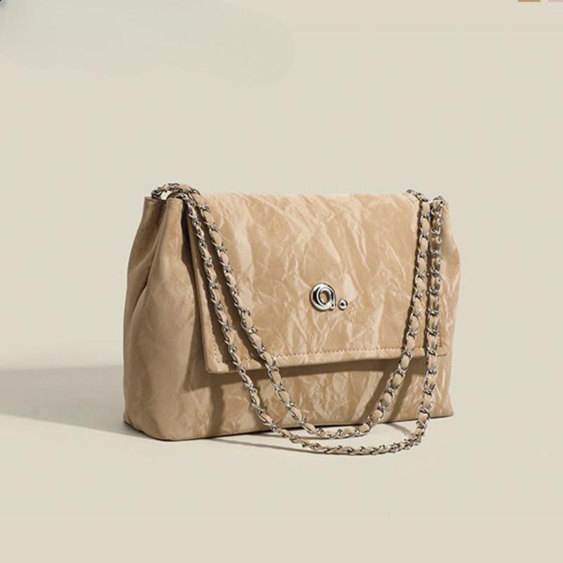 IELGY Niche Commuter Bag, Large-capacity Fashion Chain Tote Bag, Versatile Portable Shoulder Bag.