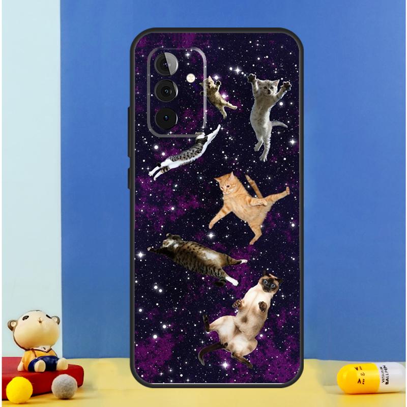 Чехол с кошкой в космосе для Samsung Galaxy A16 A36 A56 A06 A54 A34 A14 A13 A53 A12 A22 A32 A52 A35 A17 A15 A55