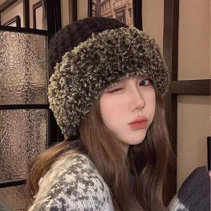 Шерстяная шапка женская сезонная утепленная теплая маленькая универсальная плюшевая шерстяная рыбацкая шапка