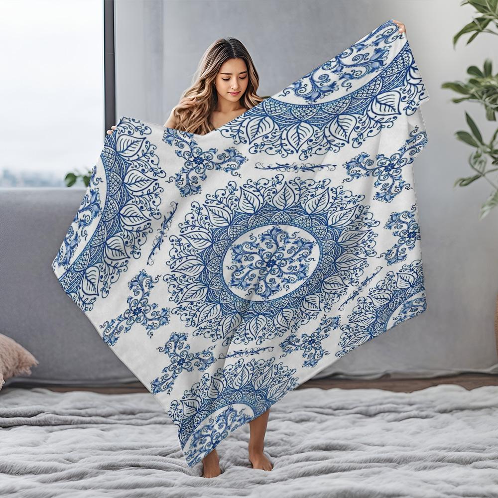 Blue Floral Pattern Fleece Blanket Soft Cozy Throw Blanket Bed Sofa Decorative Throw Blanket for Women Gifts