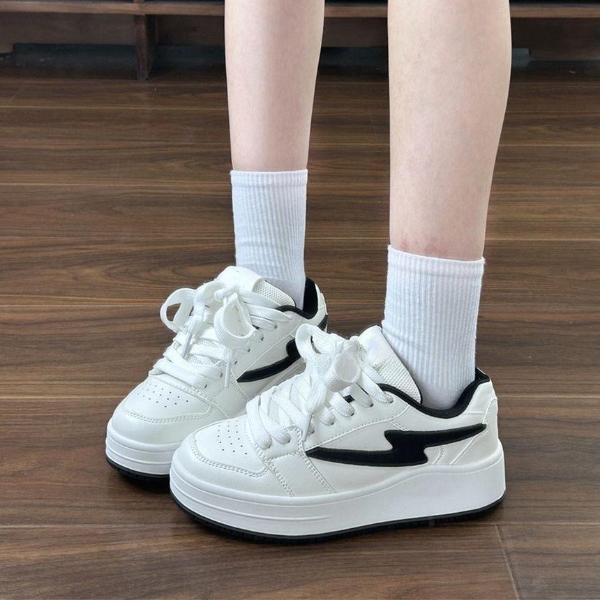 Ретро нишевая обувь для макетов, женская обувь ins tide 2025, осень, новые студенческие маленькие белые туфли, универсальная спортивная и повседневная обувь
