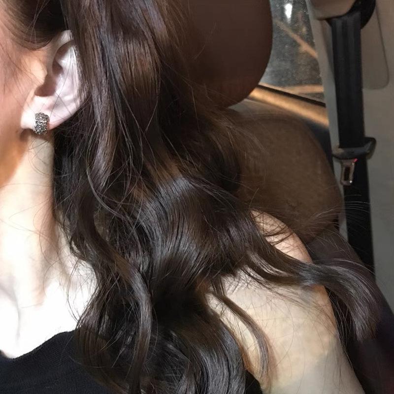 Трендовые клетчатые мозаичные серьги Осень/Зима 2025 для женщин