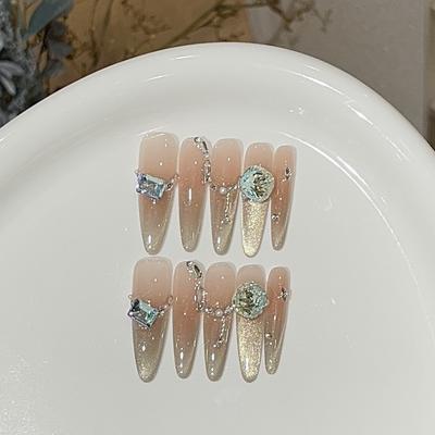 Блестящие румяна цвета шампанского, золотистого, с широкими светлыми боковыми тенями, кошачьими глазами, свежие синие и зеленые, бутик K9