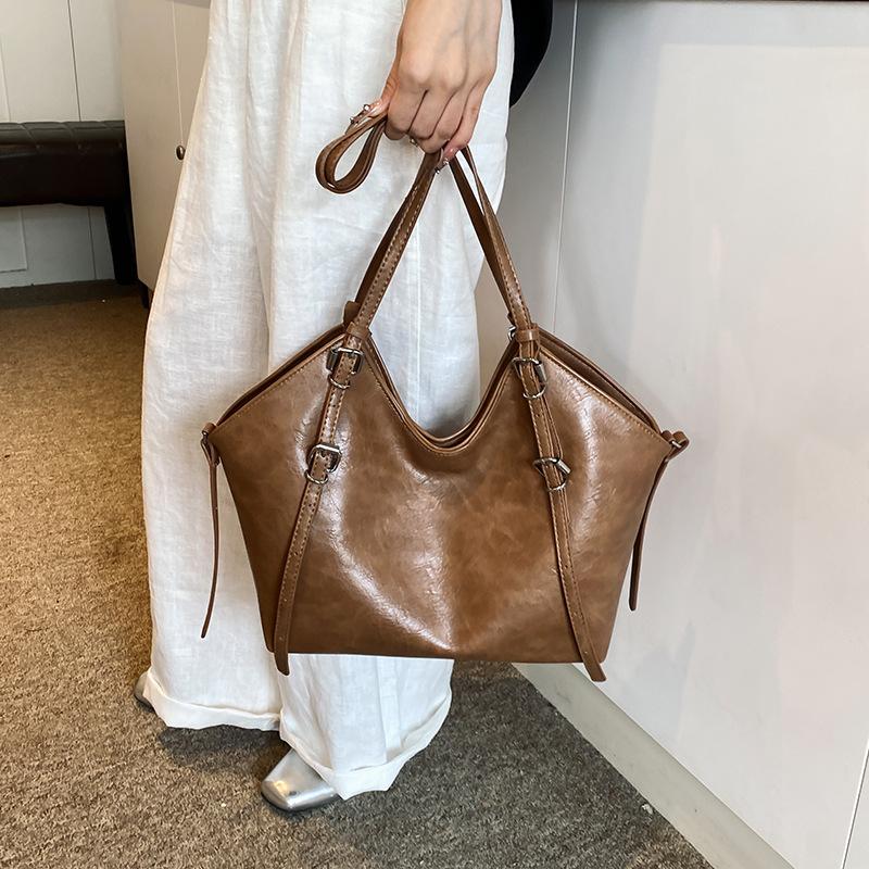 Женская сумка 2025 новая трендовая ретро сумка-тоут для работы, сумка через плечо большой вместимости, сумка подмышку с высоким чувством стиля