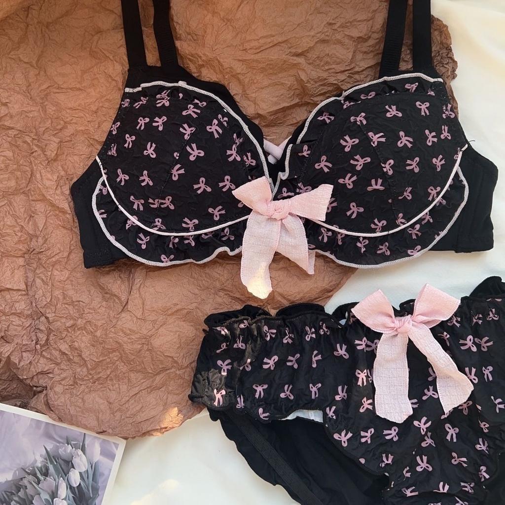 Girls Bras Sweat Cute Lace Underwear Wireless Push Up Bras For Women Sling Adjustable Bras Backless Sexy Fashion Lingerie