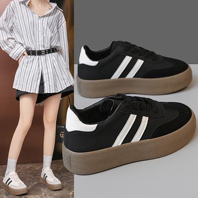 Женские туфли на платформе, осень, новые, на мягкой подошве, универсальные маленькие белые туфли с юбками, повседневные спортивные кеды, женский тренд