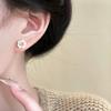 Розовые Серьги-Гвоздики в Форме Цветка Розы для Женщин - Новый Стиль, Элегантные Серьги с Элементами Роскошного и Нишевого Дизайна.