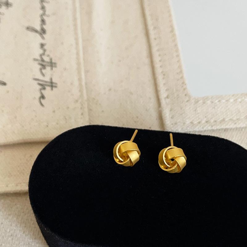 Золотые мини-серьги-концентрические узлы Kink, женские простые дизайнерские серьги с индивидуальным стилем, модные, темпераментные, универсальные