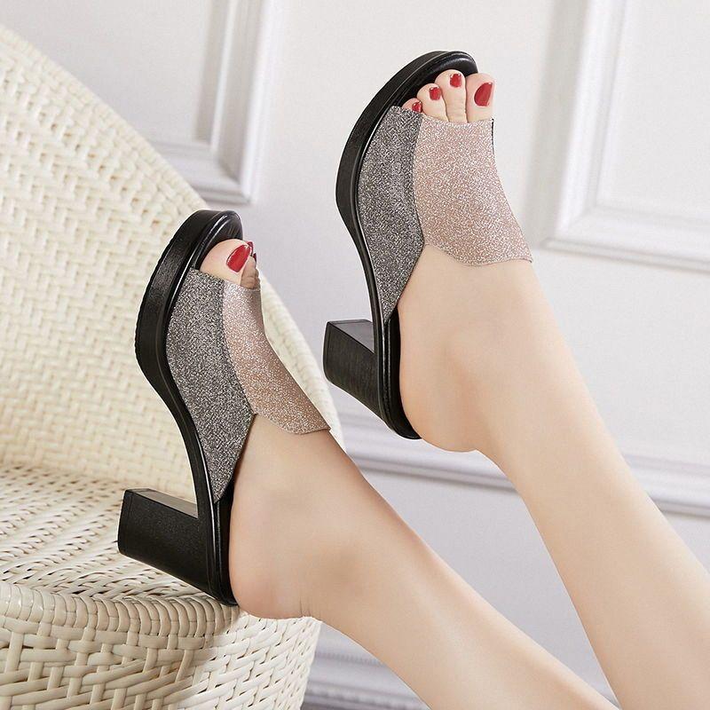 Новые женские тапочки, сандалии 2024 года, модные туфли на высоком каблуке на платформе с заостренным носком, роскошные женские туфли, нескользящие, повседневные, большие размеры 41 42