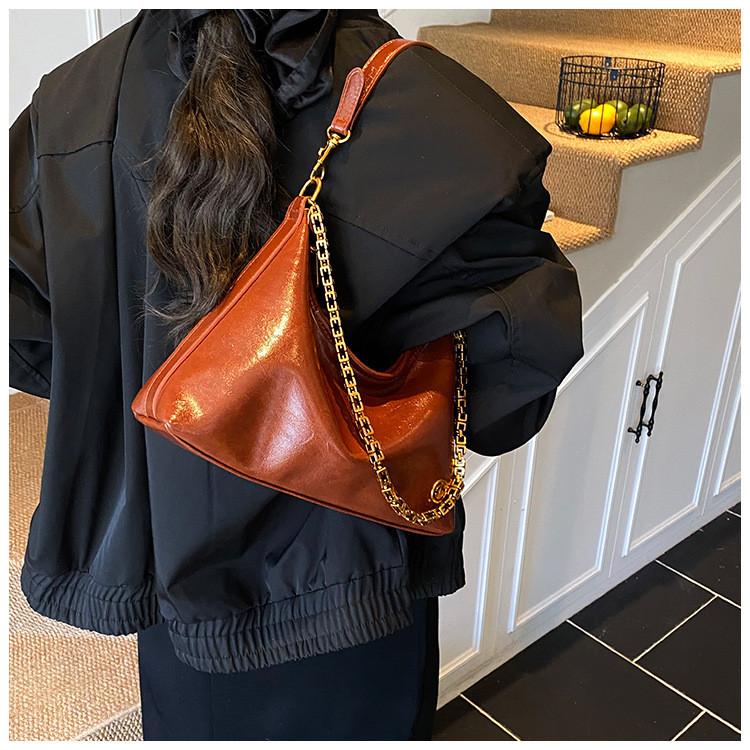 IELGY Ladies Messenger Bag Fashion Chain Commuter Shoulder Armpit Bag Simple