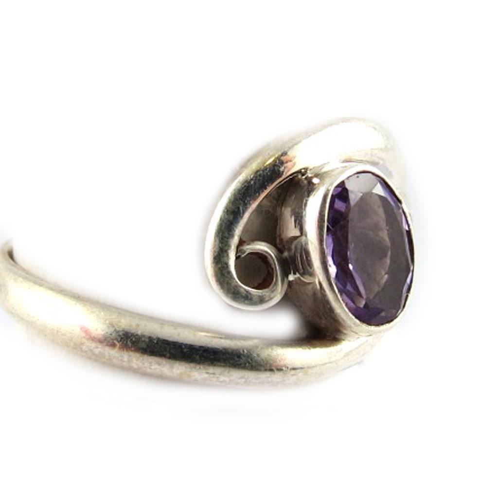 Серебряное кольцо с аметистом 'Fusion'