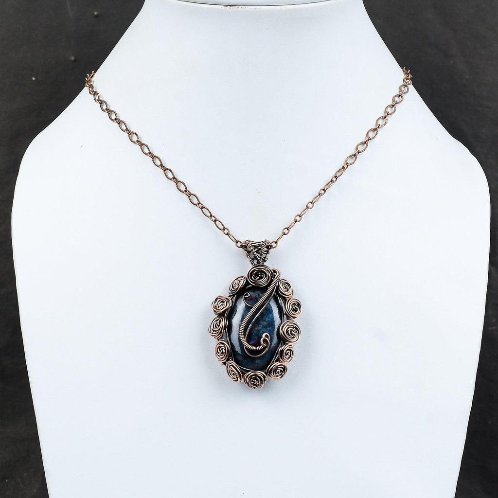 Рубин в синем кианите медный кулон с проволочной обмоткой кулон из меди ювелирные изделия ручной работы драгоценный камень кулон с проволочной обмоткой ювелирные изделия для подарка лечебный камень