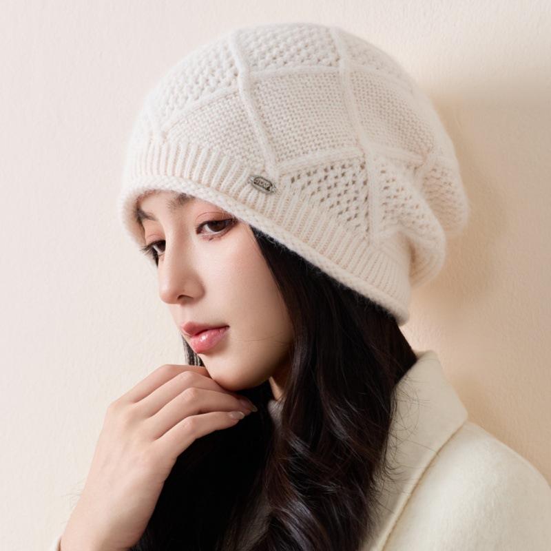 Hat lady autumn and winter face small crimped knitted hat new wool hat foreign gas stack hat warm cold hat