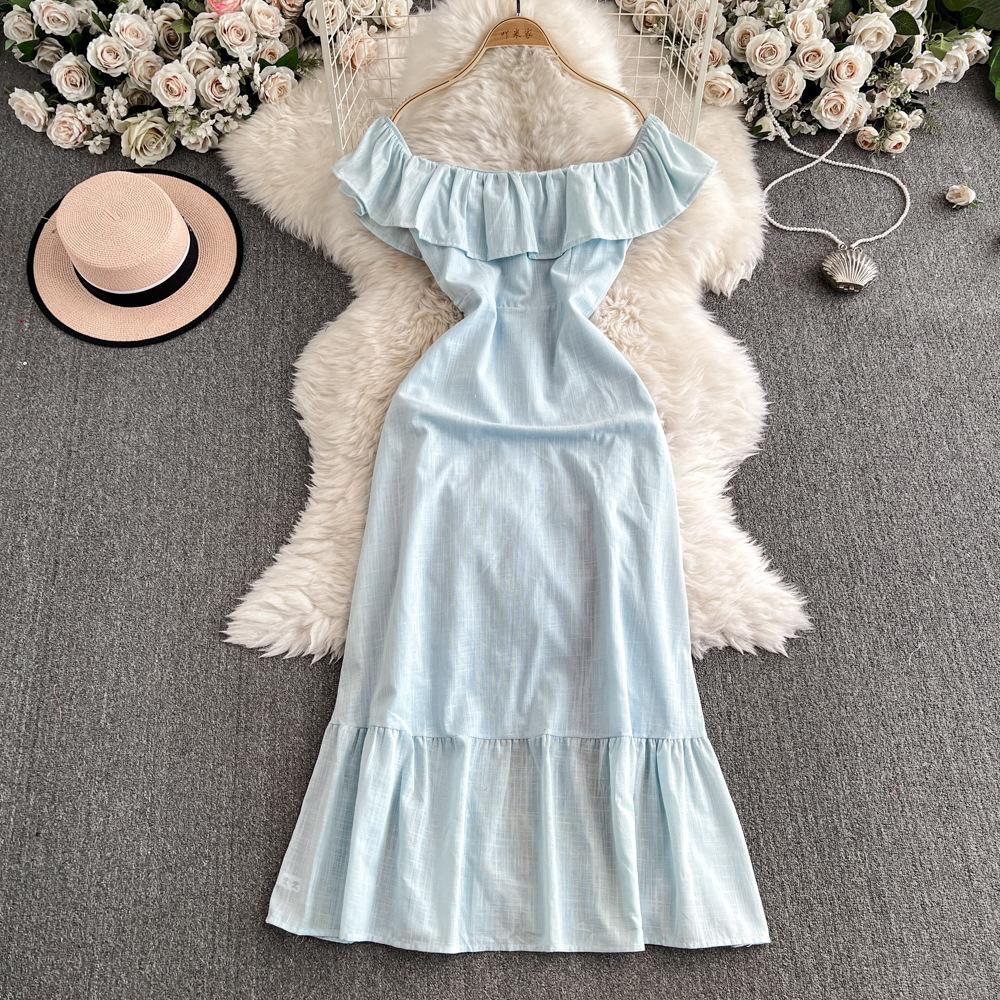 Женское платье в весеннем стиле на одно плечо с оборками, присборенной талией и утягивающим эффектом