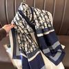 Роскошный бренд Осень и Зима Женский Новый стиль Модный цветной принт Шелковый шарф Леди Популярный головной платок Пляжная шаль EMA