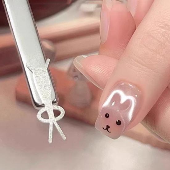 Magnetic Nail Art Tool Bunny Shaped Cat Eyes Magnet for Gel Polish Professional Grade Metal Plate with Bunny Design Salon Manicure Essential