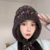 Сладкая и милая шапка с цветными точками для защиты ушей, детская, 2025 новая зимняя теплая и холодная плюшевая шапка, подчеркивающая лицо, маленькая шапка-мешок на голову