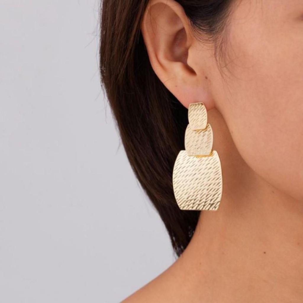 "Modern European & American Gold-Plated Statement Earrings - High-End Niche Design"