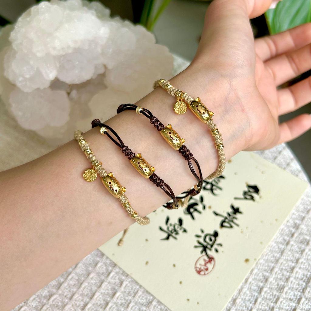 French Retro Cat Hand-Woven Bracelet: Cute Autumn Niche Design with a Light Luxury Feel