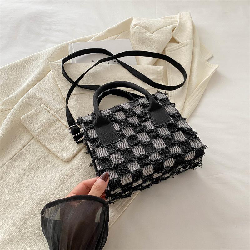 2024 лето новая корейская версия модная тенденция сумка через плечо тренд модная сумка-мессенджер модная простая маленькая квадратная сумка женская