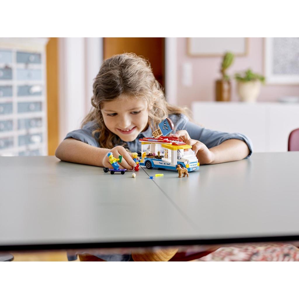 LEGO City Ice Cream Wagon 60253 игрушечный блок, грузовик, транспортное средство для мальчиков и девочек от 5 лет и старше