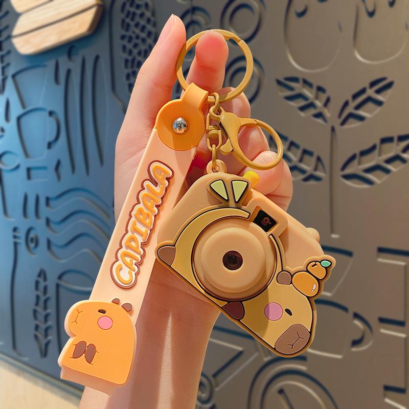 Брелок-подвеска в виде камеры-проектора капибары - Милое украшение для школьной сумки студента, Маленький подарок для пар