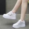 Модные белые женские кроссовки на платформе 2024 года, весна, шнуровка, толстая подошва, вулканизированная обувь, женская дышащая спортивная обувь из искусственной кожи