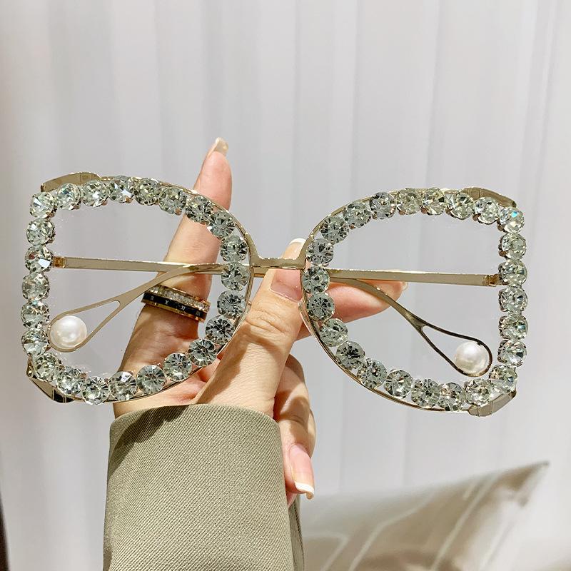 Fashion Vintage Diamond Oversized Sunglasses Women Luxury Brand Designer Sun Glasses Big Frame Punk Crystal Rhinestone Shades