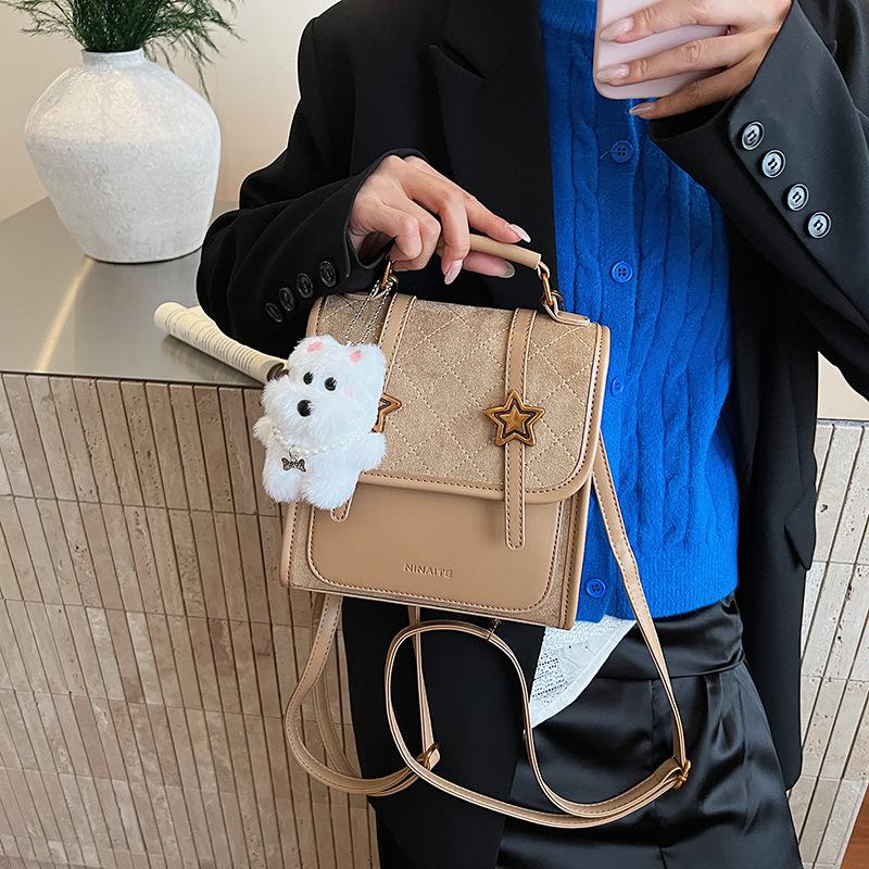 Niche design backpack female fashion student class schoolbag Korean version of leisure street trend lightweight travel backpack